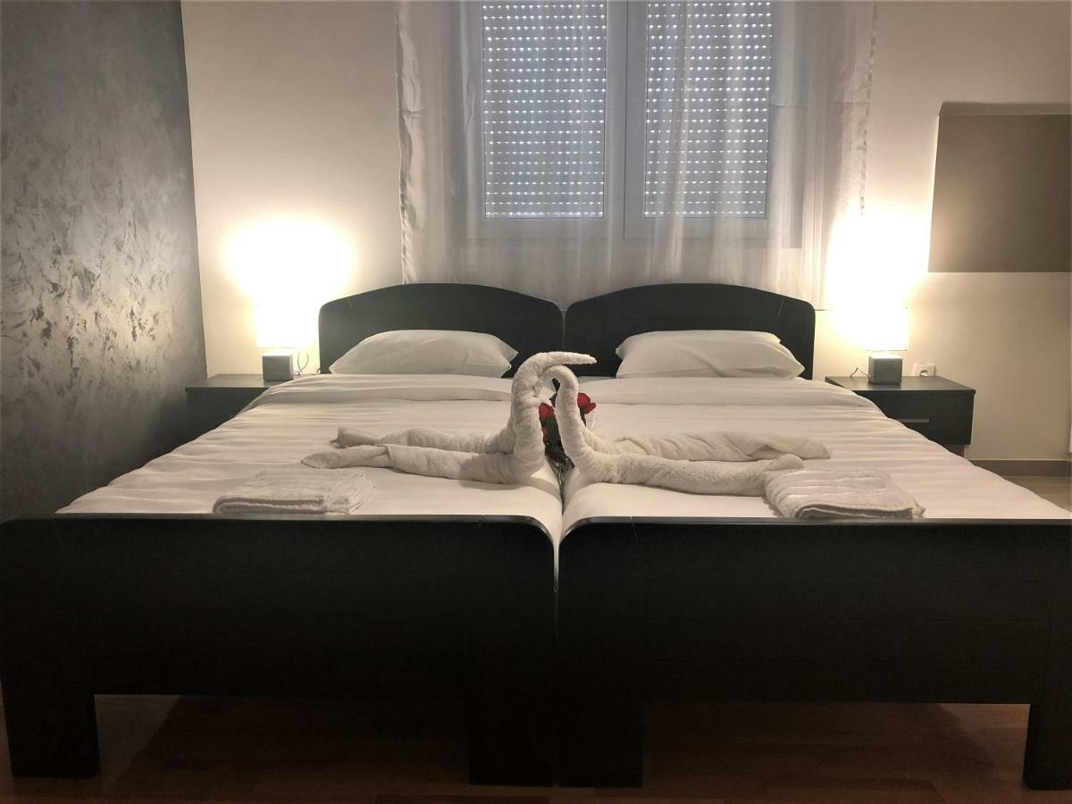 Airport Rest Apartments Belgrado Buitenkant foto