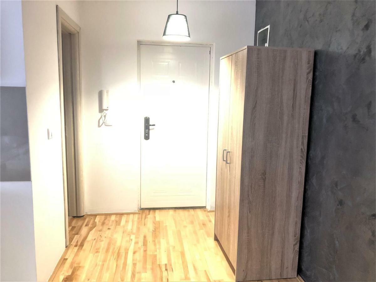 Airport Rest Apartments Belgrado Buitenkant foto