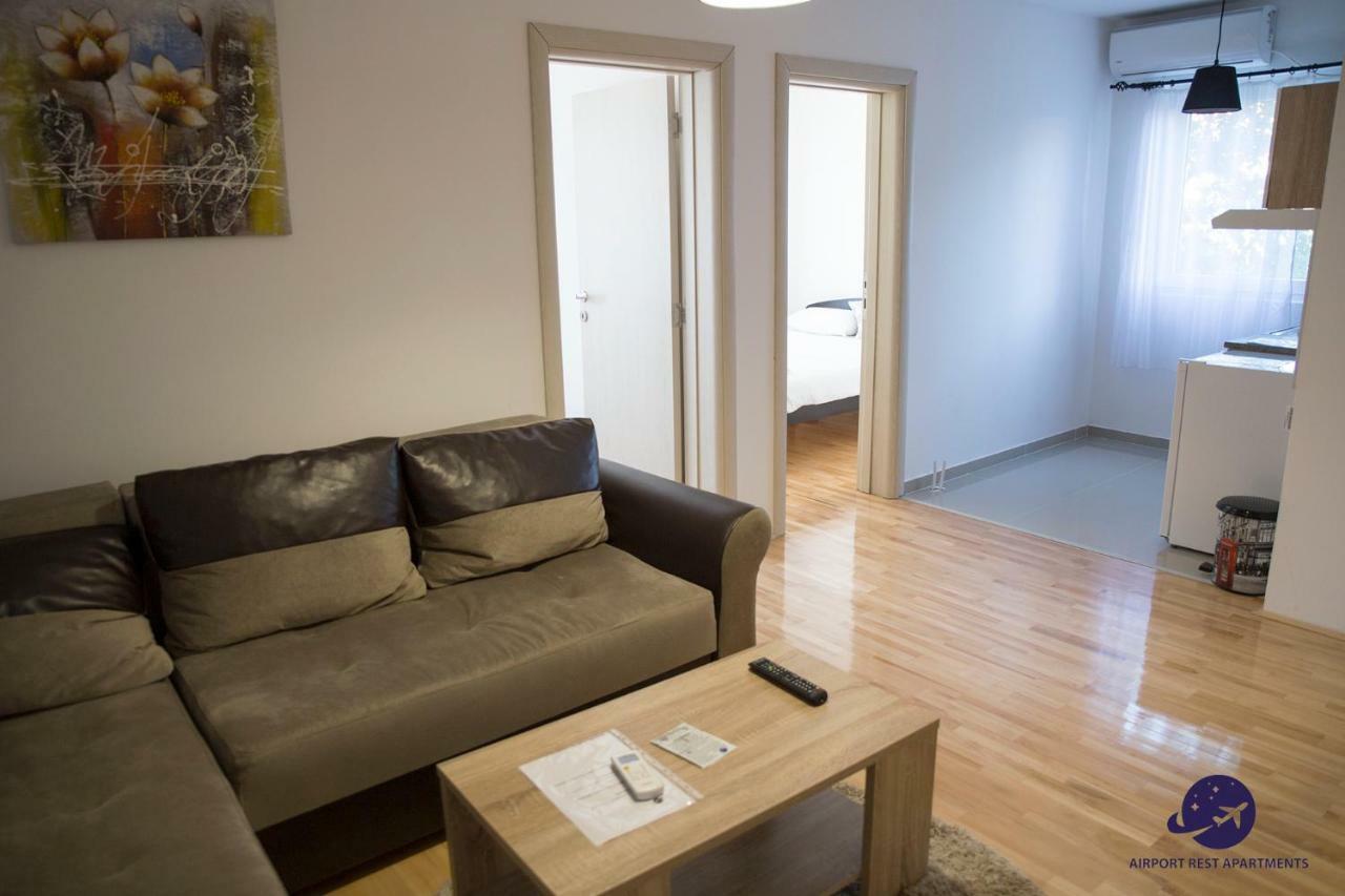 Airport Rest Apartments Belgrado Buitenkant foto