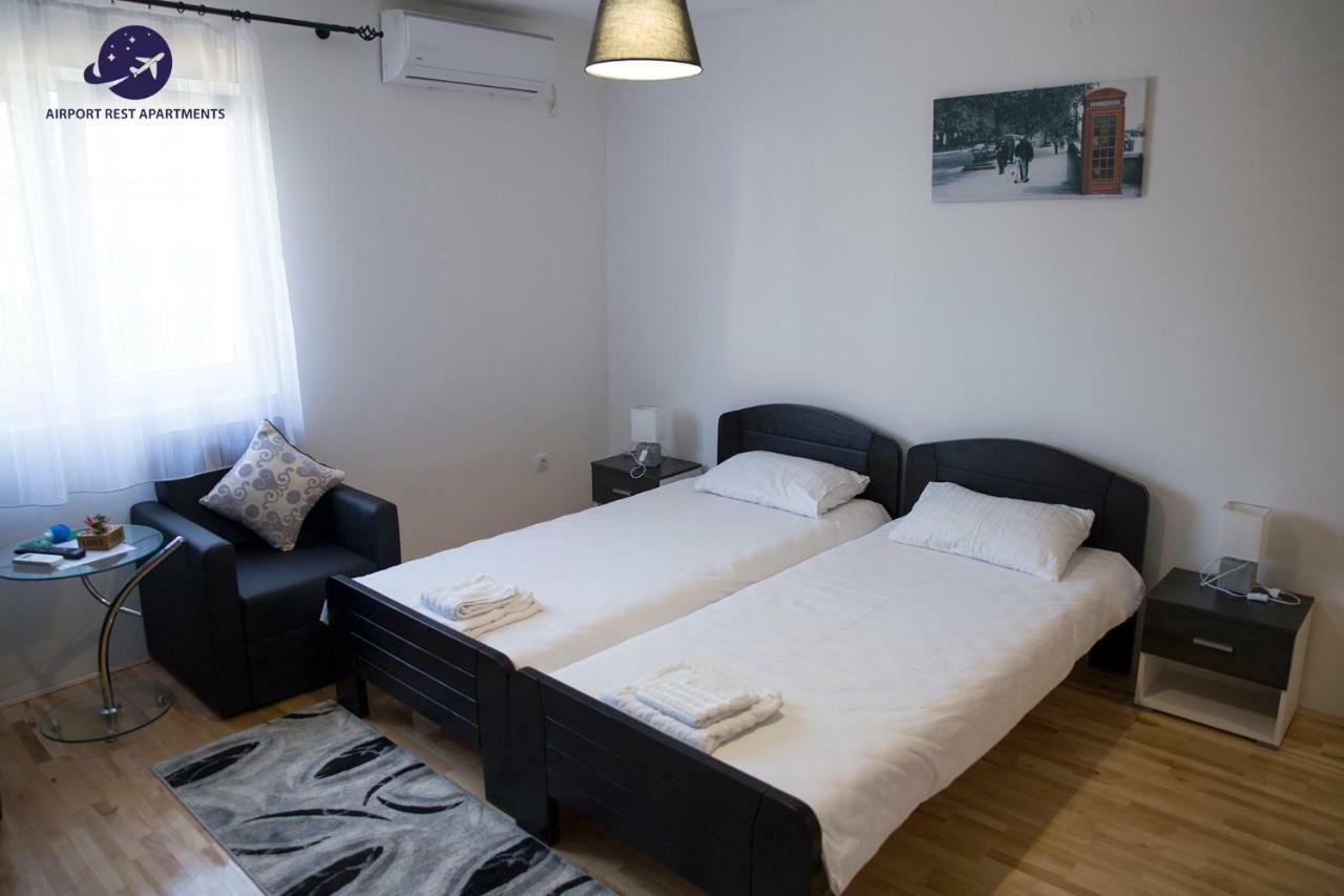 Airport Rest Apartments Belgrado Buitenkant foto