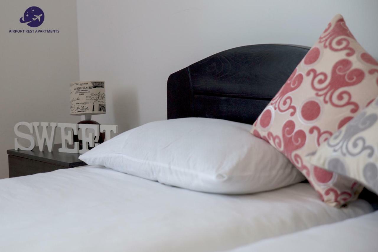 Airport Rest Apartments Belgrado Buitenkant foto