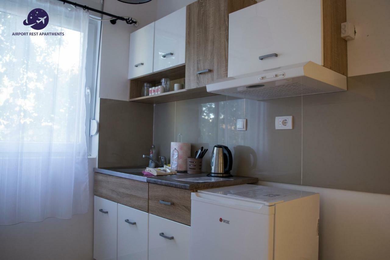 Airport Rest Apartments Belgrado Buitenkant foto
