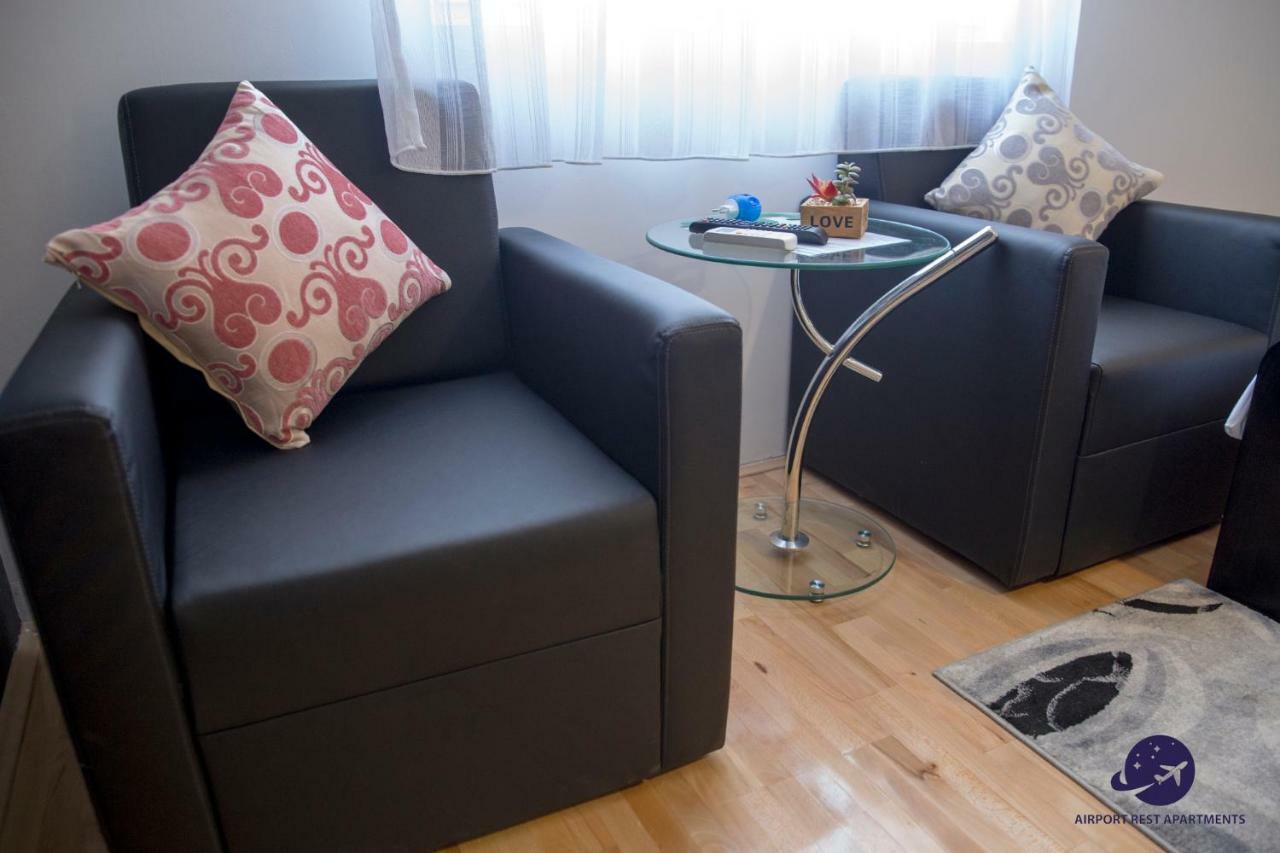 Airport Rest Apartments Belgrado Buitenkant foto
