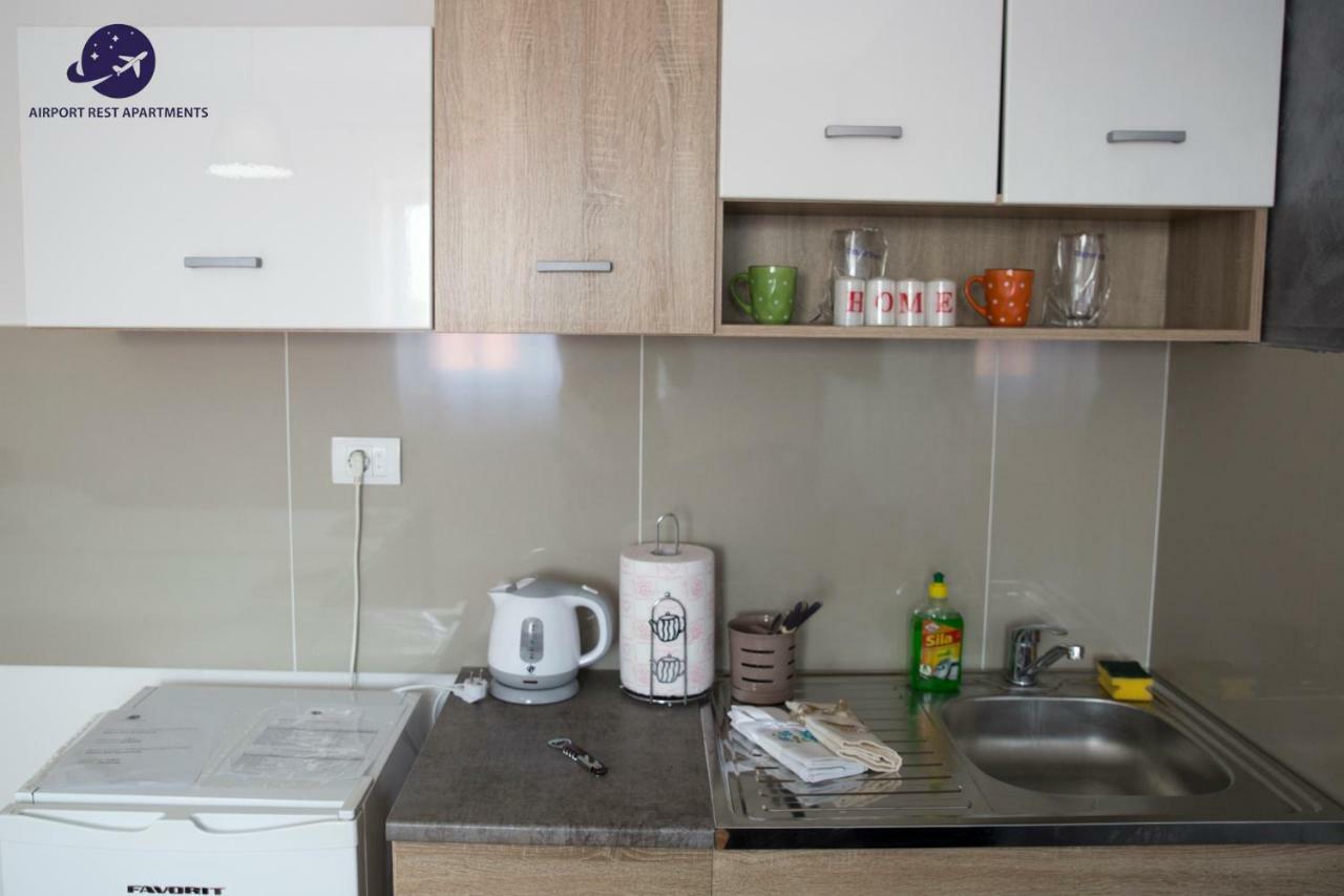 Airport Rest Apartments Belgrado Buitenkant foto