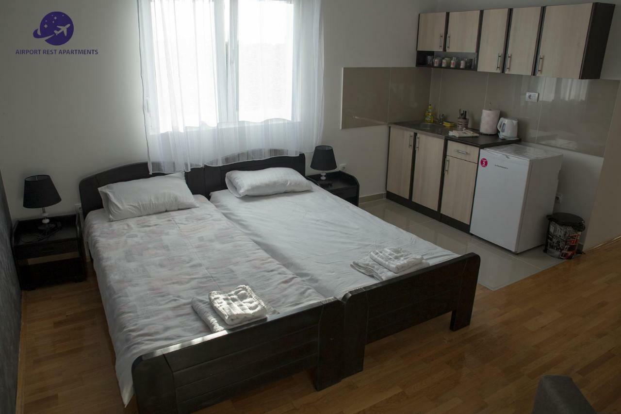 Airport Rest Apartments Belgrado Buitenkant foto