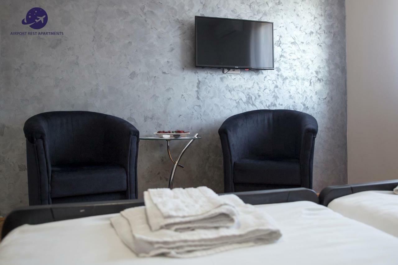 Airport Rest Apartments Belgrado Buitenkant foto